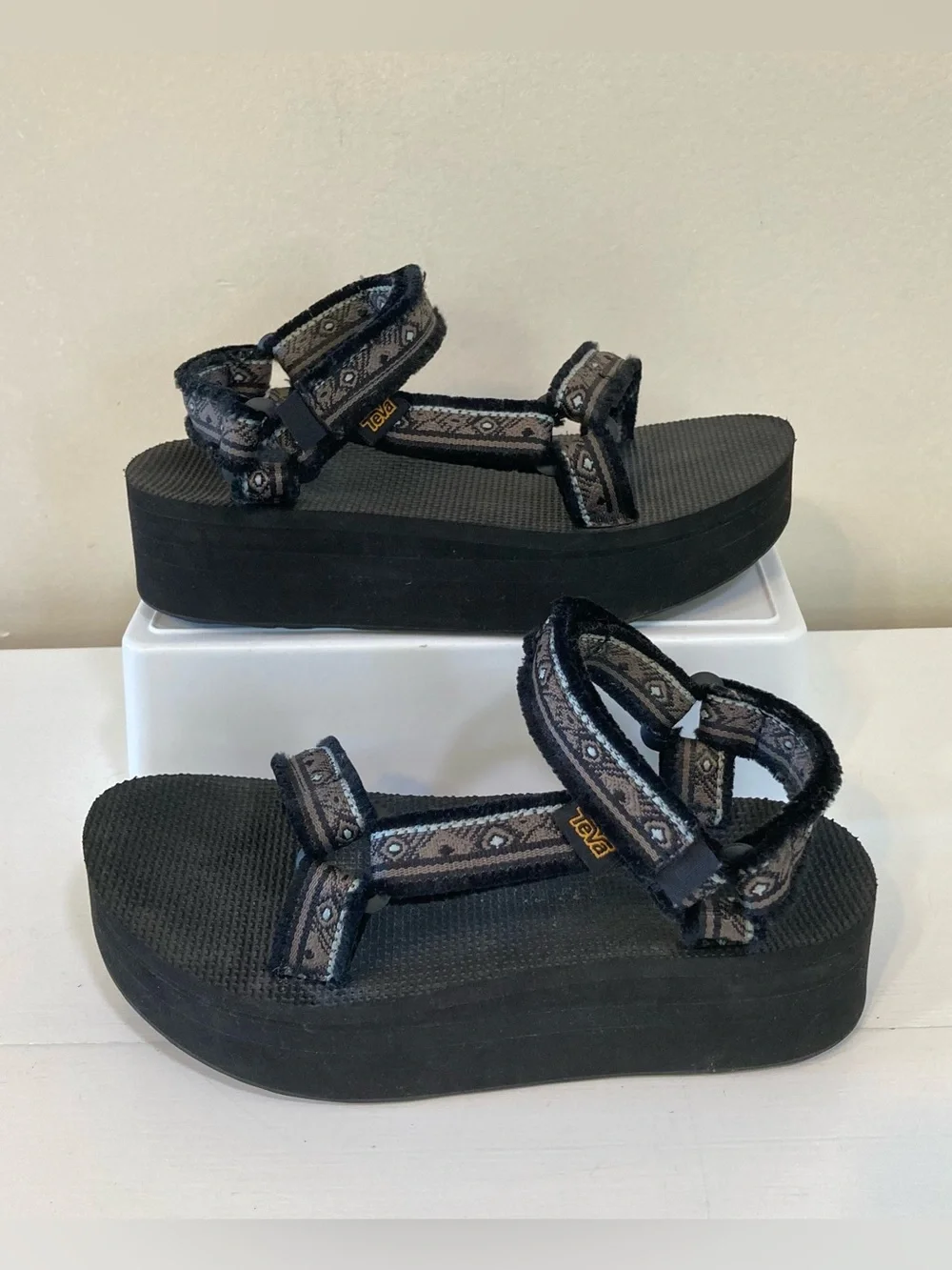 Teva Flatform Universal Maressa Womens Sz 6 Black Sandals Strappy
